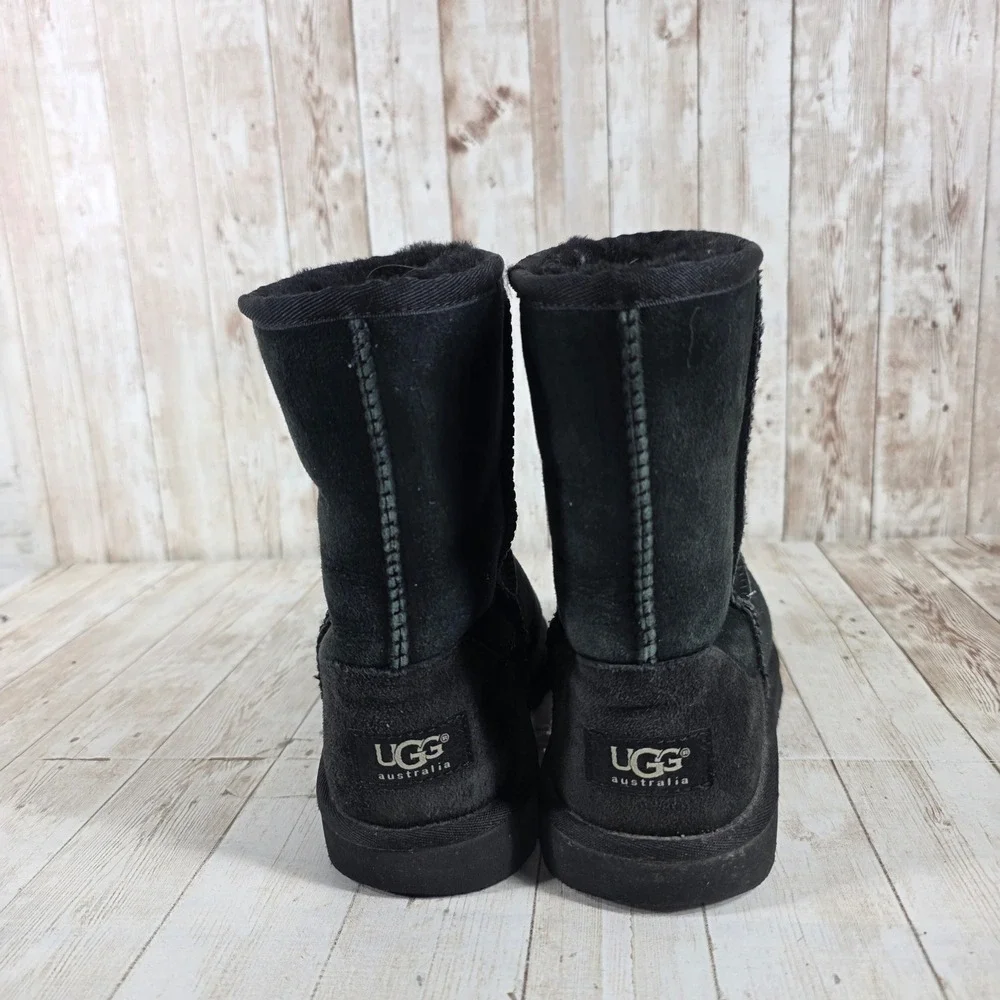 UGG Australia Women's Black Suede Sheepskin‎ Lined Boots Size 5
